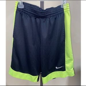 Nike athletic shorts size small men’s